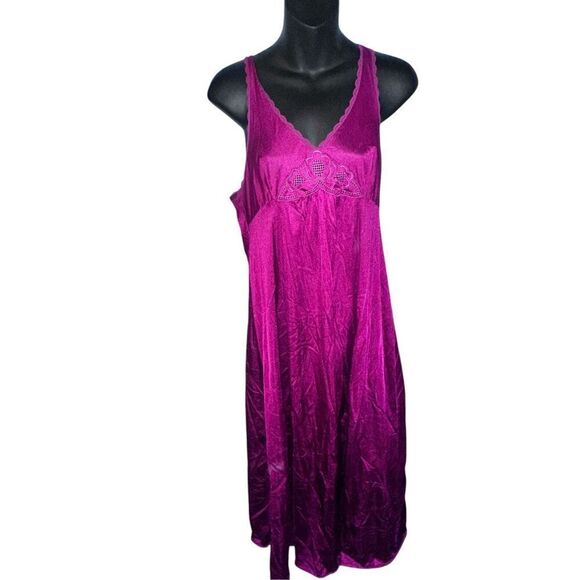 Vintage RARE Lacey 70s Vassarette Nightgown M Pink Embroidery Lace Nylon Made in - Picture 1 of 9
